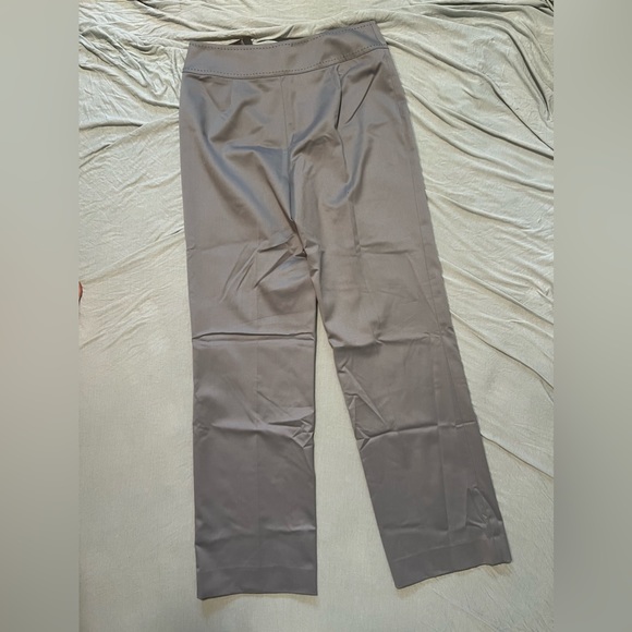 St. John Grey Slacks NWT Size 6 - Picture 4 of 6